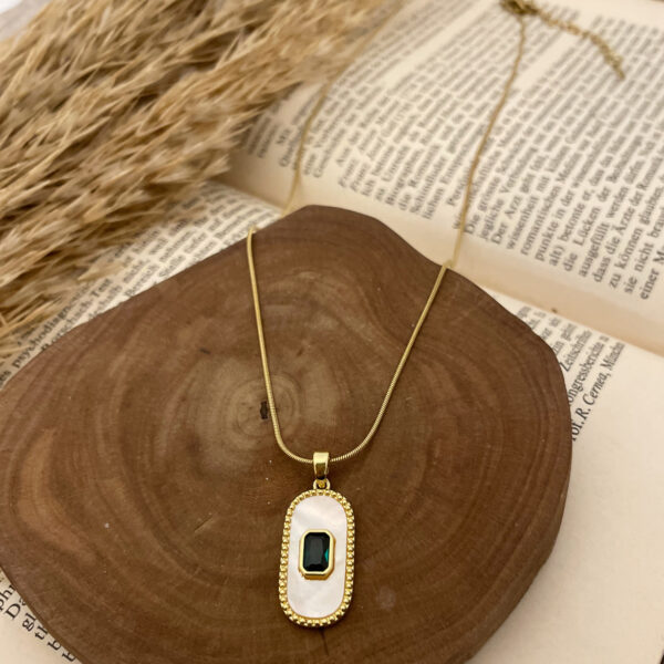 White&Green Necklace